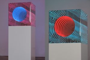 tube, maße 160 cm x 60 cm x 60 cm, plexiglas spiegel holz metall led-licht farbwechsel, galerie michaela stock, wien, 2011